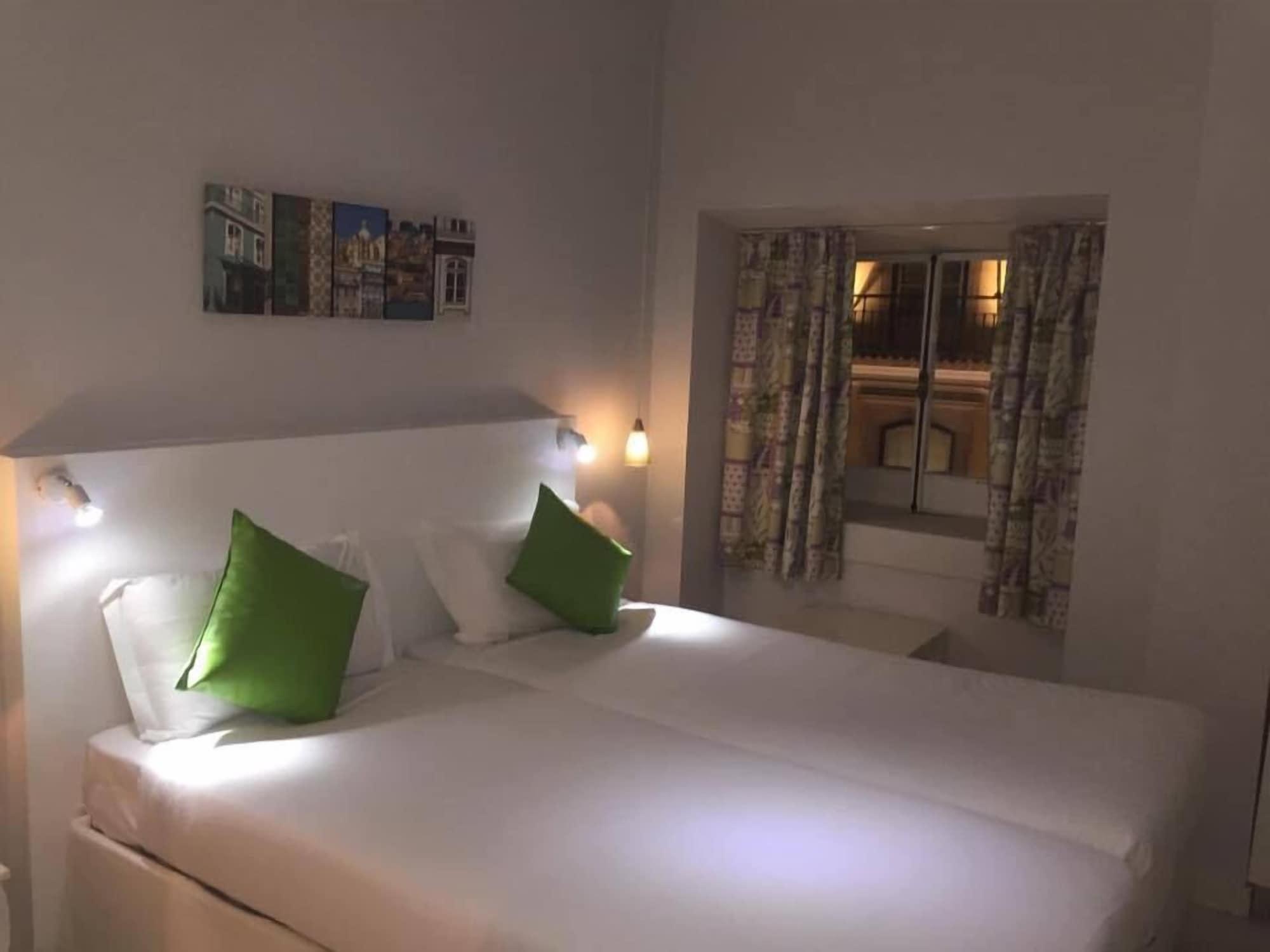 Golden Tram 242 Suites & Hostel Lisboa Ngoại thất bức ảnh